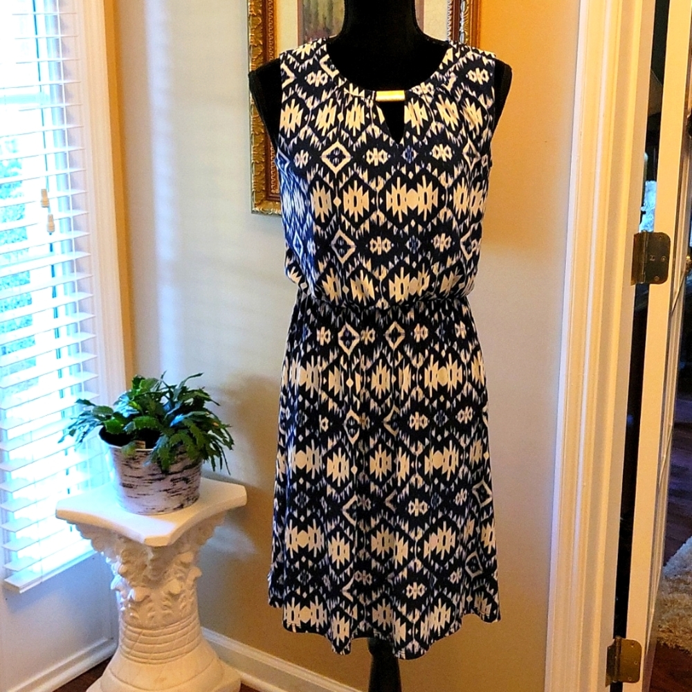 AGB DRESS black blue white geometric print sleeveless stretch fit & flare S EUC…